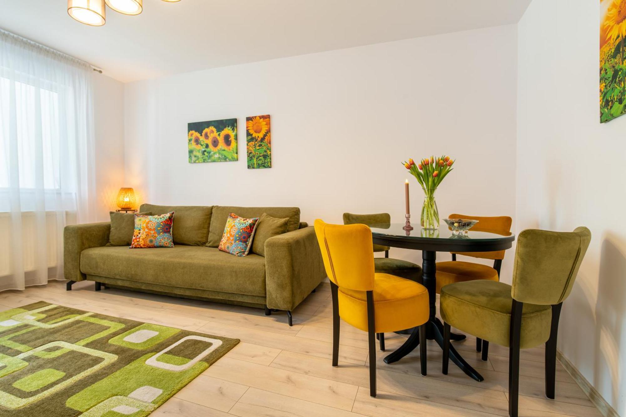 Springhome - Cozy Apartment With Balcony & Parking Brașov Exterior foto