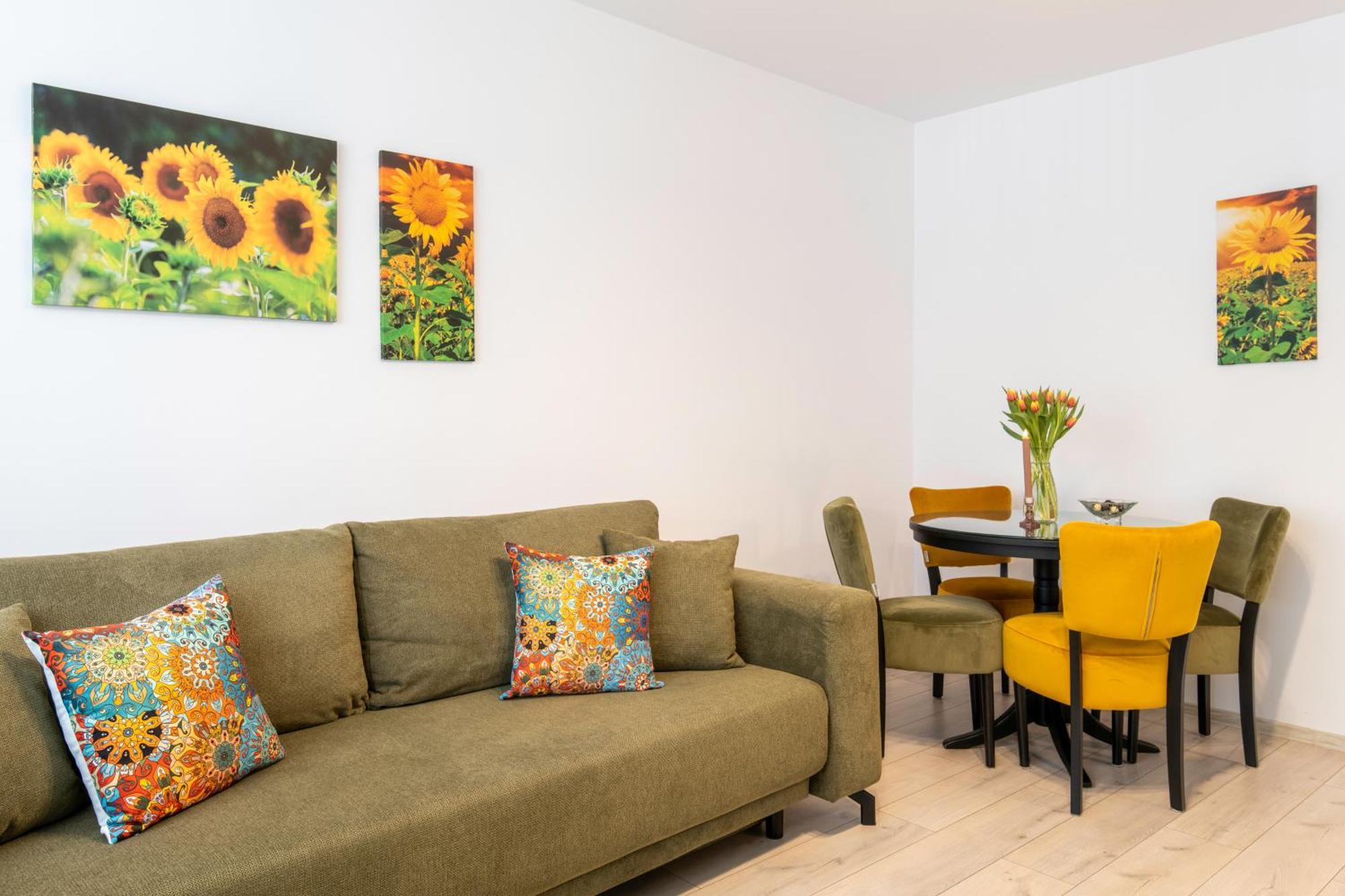Springhome - Cozy Apartment With Balcony & Parking Brașov Exterior foto
